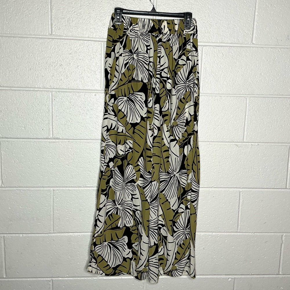 < Haute Monde Floral Tropical Print Wide Leg Pants > - Picture 5 of 5